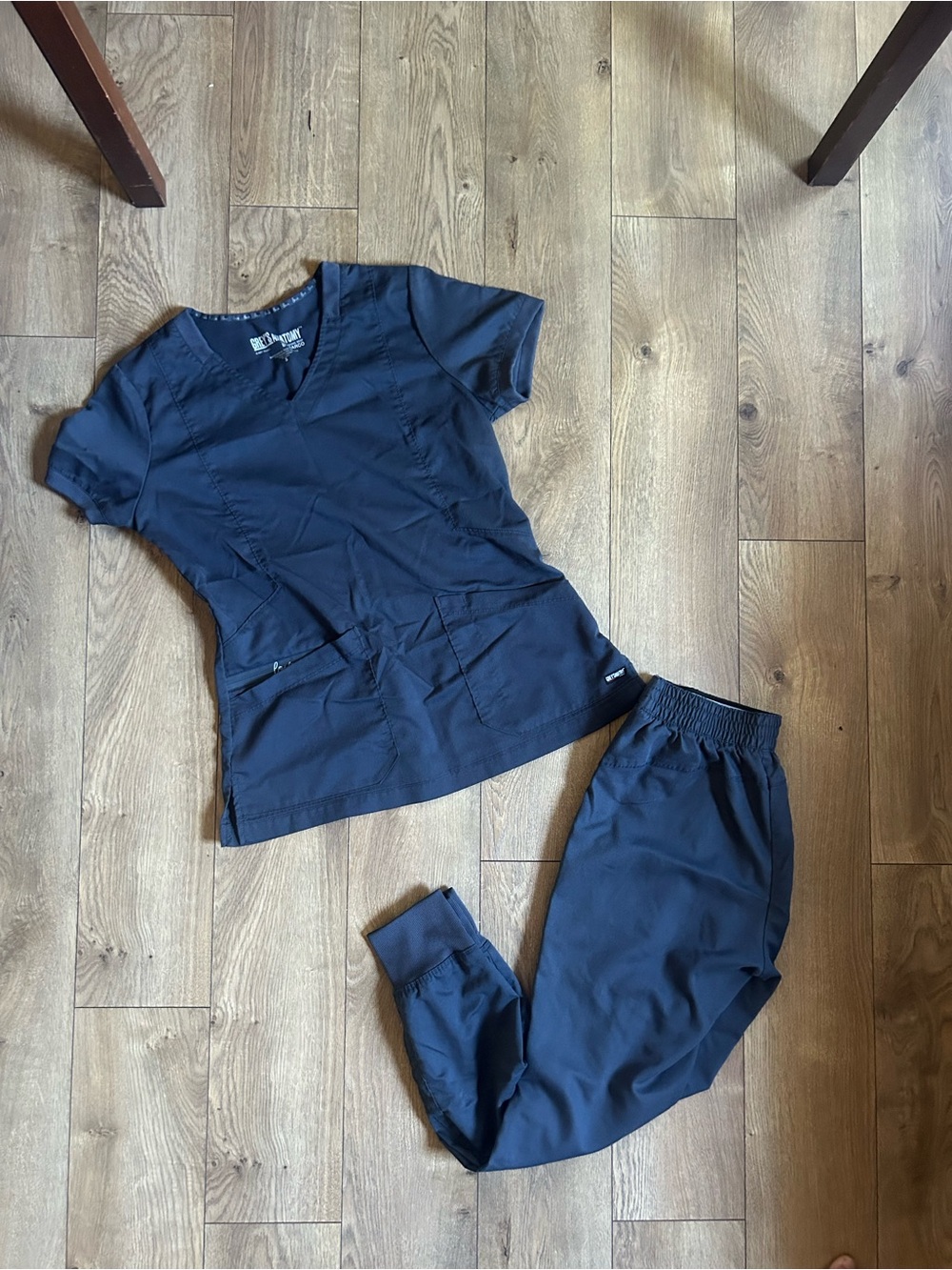 Grey’s Anatomy Barco Uniforms Navy Scrubs Set